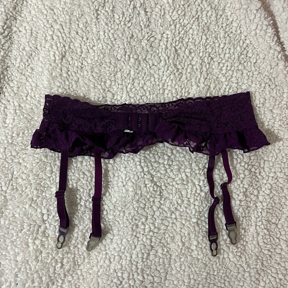 Victoria’s Secret garter belt - Picture 3 of 5